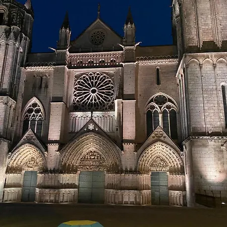 • Bel - Centre Historique De Apartment Poitiers